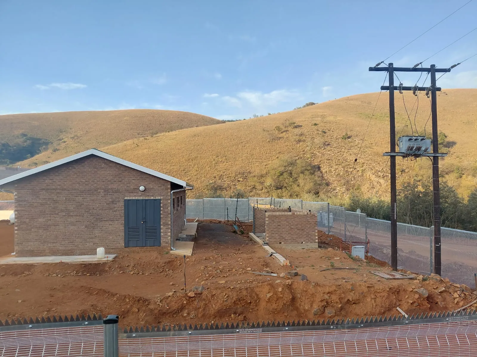 Capstone perimeter fence installation progress 5