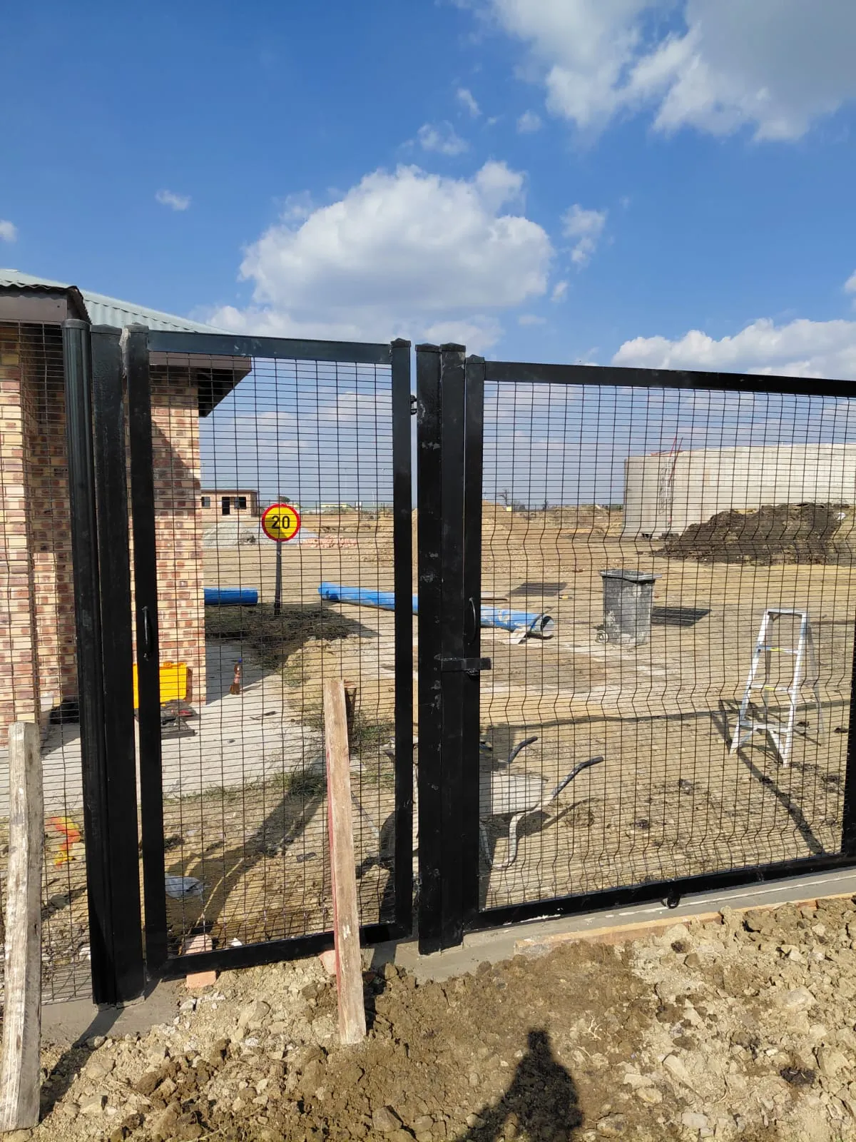 Capstone perimeter fence installation progress 8