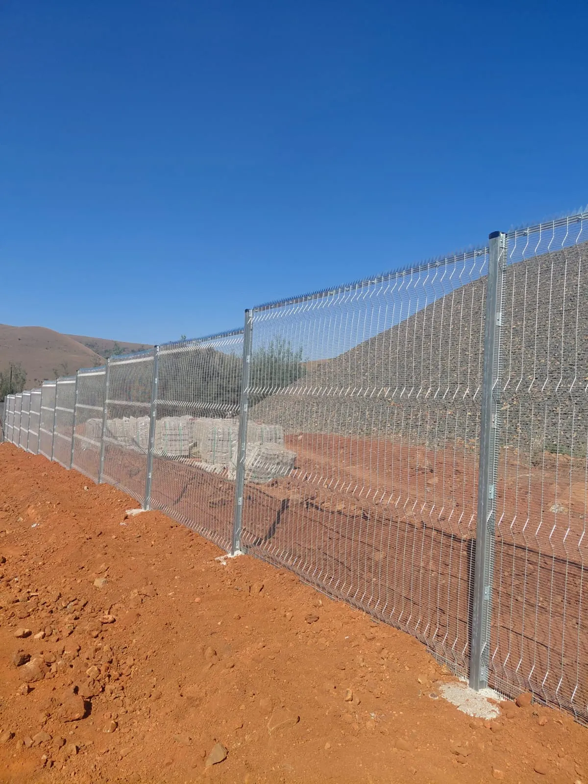Capstone perimeter fence installation progress 20