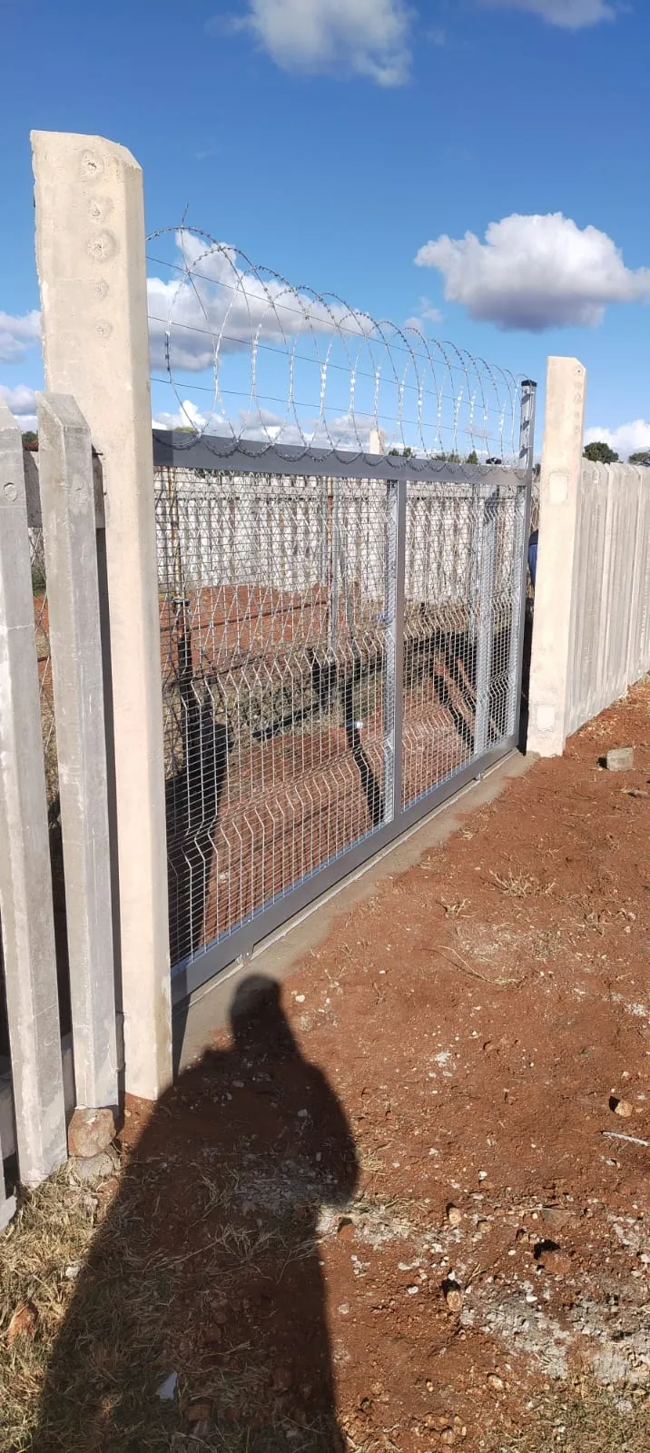 Capstone perimeter fence installation progress 33