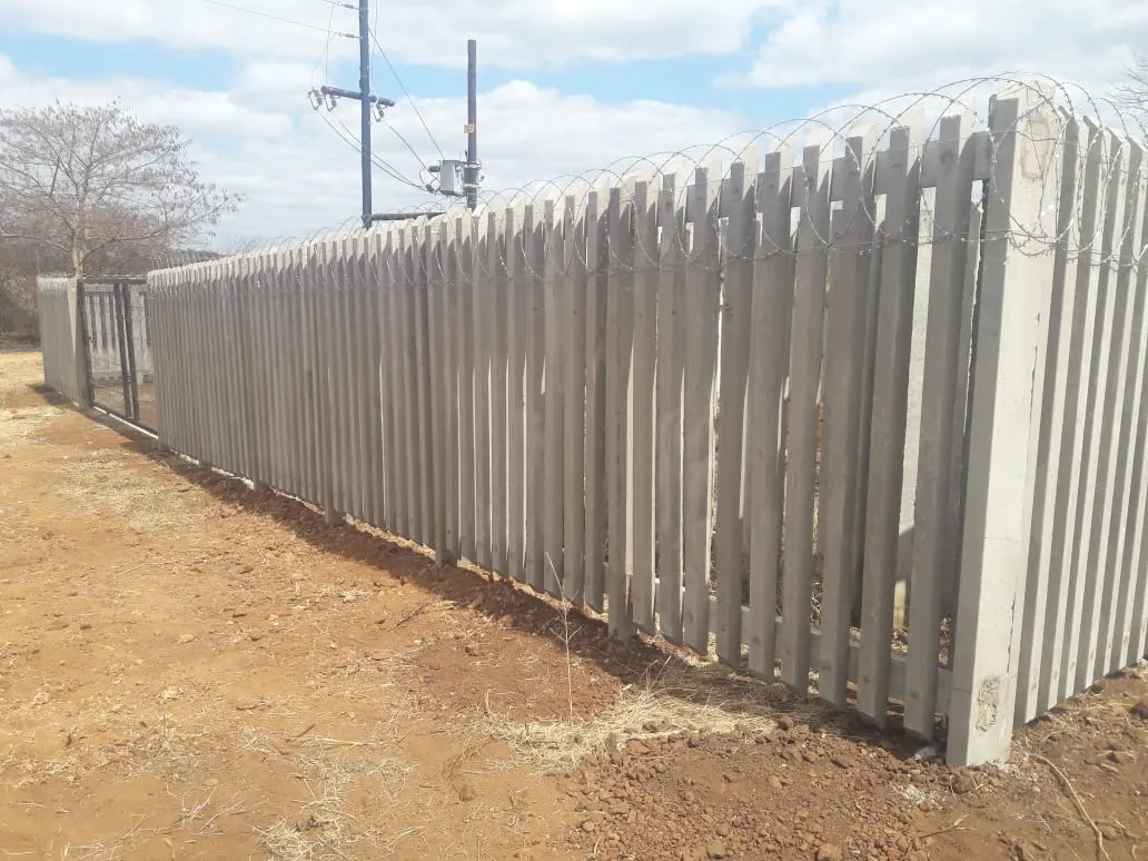 Capstone concrete palisade fence, gate or delivery 5