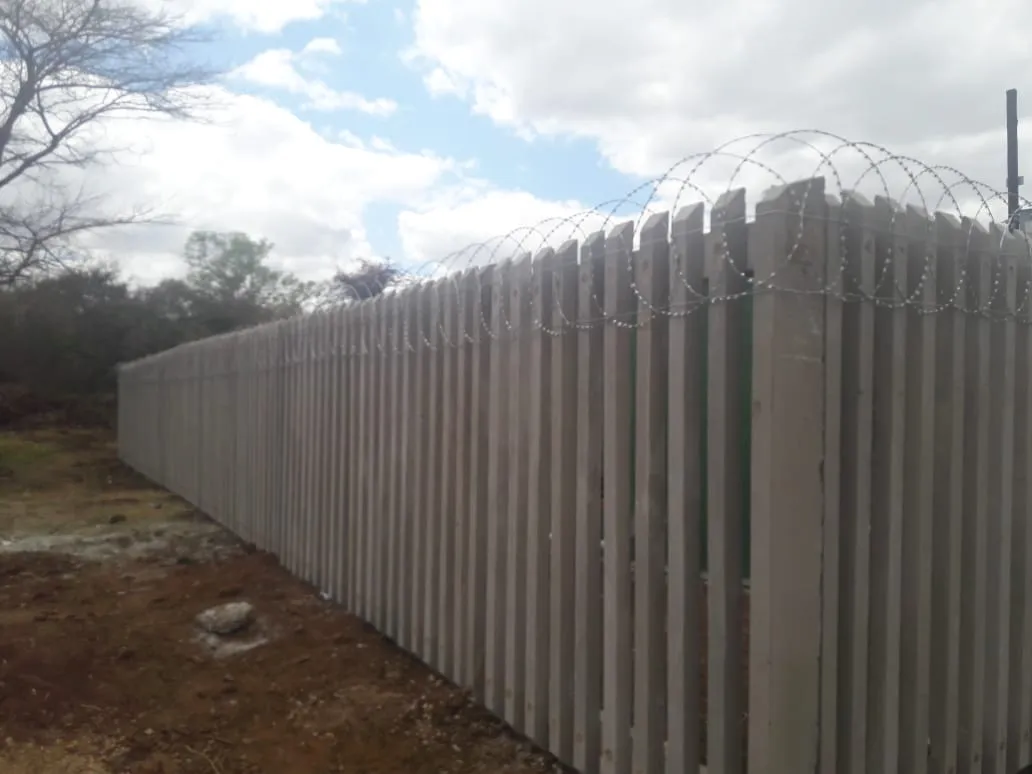 Capstone concrete palisade fence, gate or delivery 7