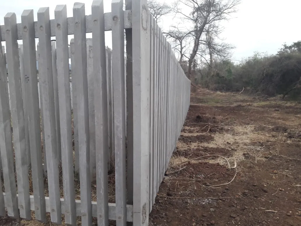 Capstone concrete palisade fence, gate or delivery 13